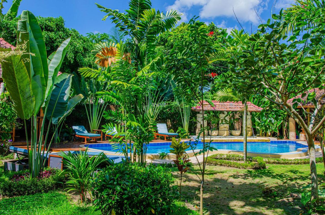 Hotel Stanley Lombok Mataram Zewnętrze zdjęcie