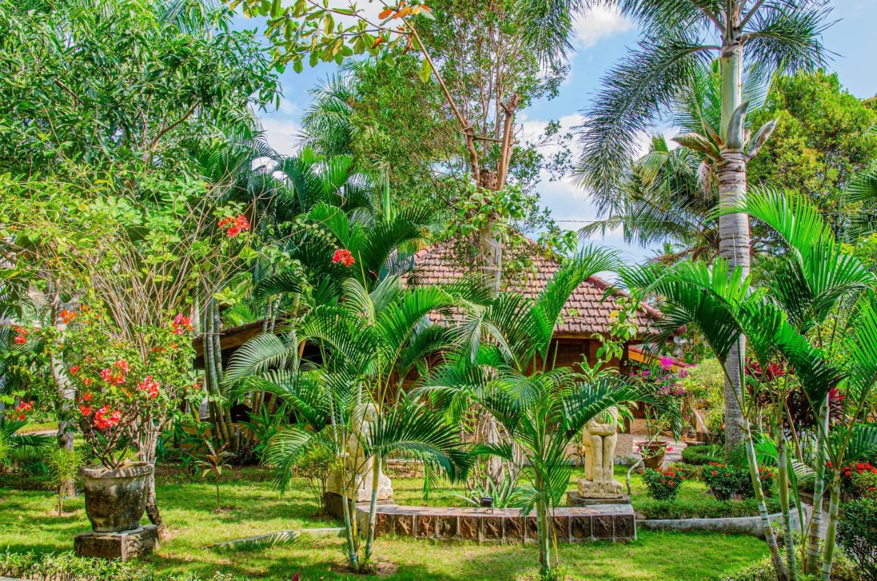 Hotel Stanley Lombok Mataram Zewnętrze zdjęcie